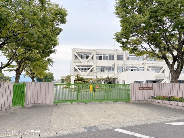 春日井市立神領小学校 距離950m