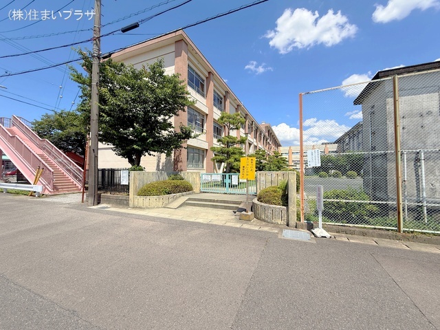 一宮市立北方小学校　距離920m