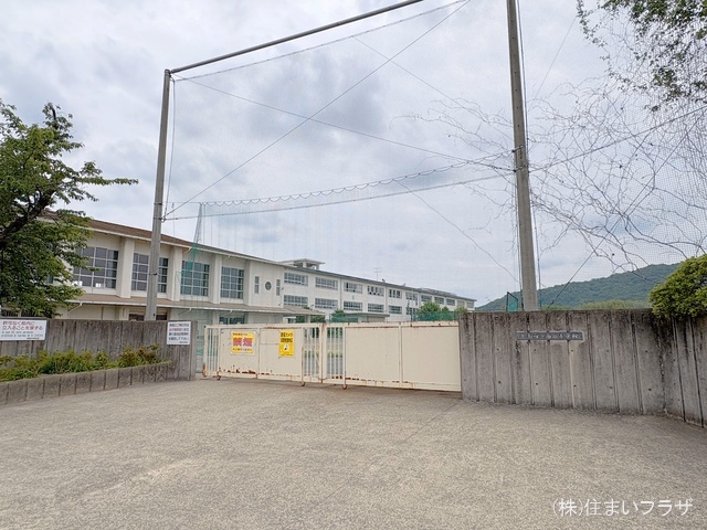 犬山市立南部中学校 距離1700m