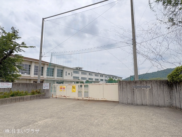 犬山市立南部中学校 距離1700m