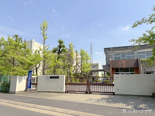 小牧市立本庄小学校　距離600m