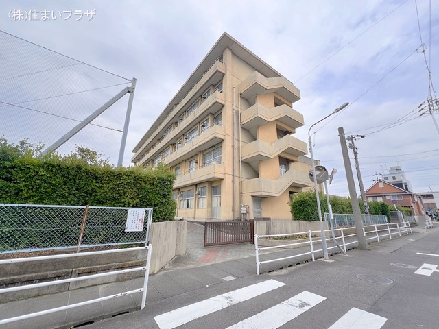 稲沢市立稲沢中学校　距離300m