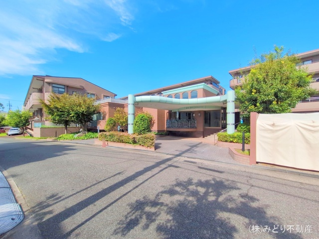 愛知県名古屋市緑区鹿山3丁目のマンション『ライオンズヴィアーレ鹿山A棟』外観写真 2025年10月7日撮影