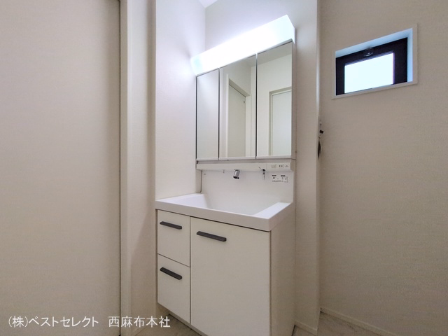 戸田市大字新曽（戸建）01 洗面所