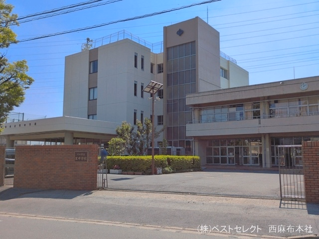 川口市立里中学校