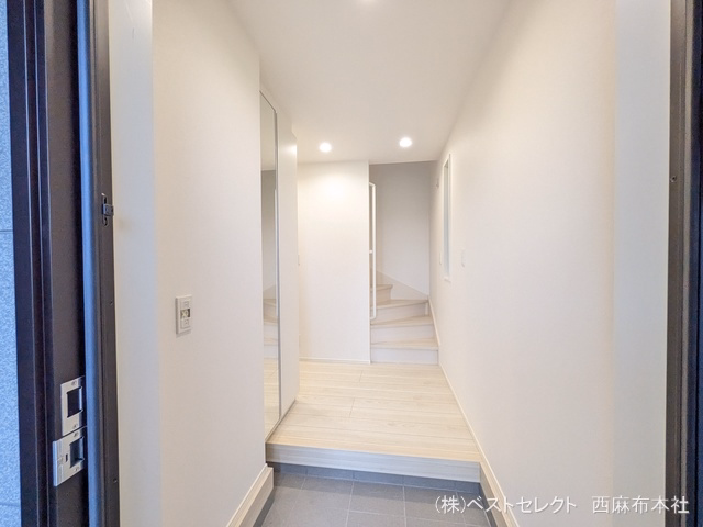 川口市大字伊刈(戸建)01 玄関