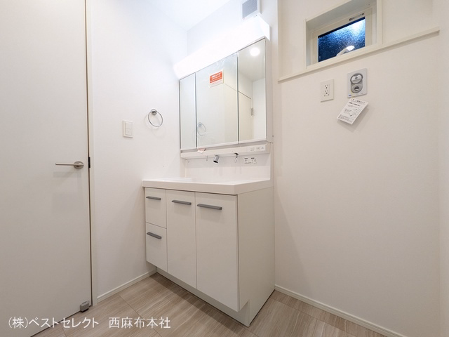 川口市大字伊刈（戸建）02 洗面所