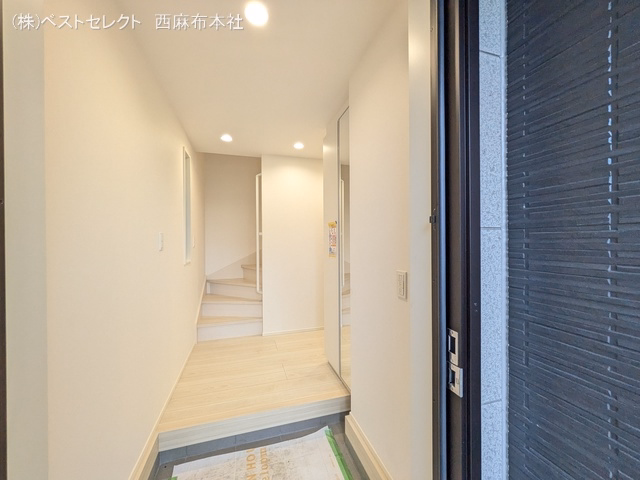 川口市大字伊刈（戸建）02 玄関
