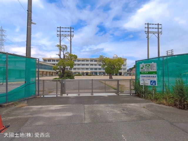 津島市立西小学校