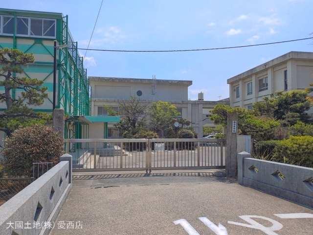 津島市立神守中学校