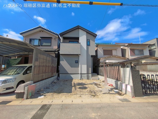 愛知県名古屋市緑区鳴海町字中汐田の新築戸建て外構写真 2026年5月10日撮影