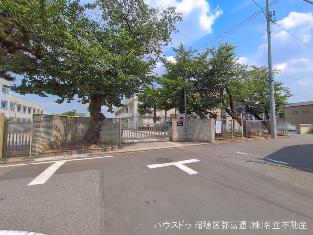 名古屋市立汐路中学校
