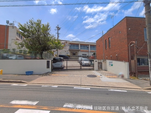 名古屋市立滝川小学校
