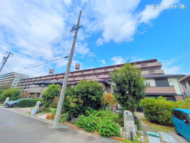 愛知県名古屋市緑区鳴海町字伝治山のマンション『ラビデンス伝治山』外観写真 2025年10月26日撮影