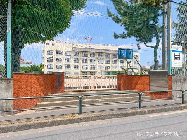 足立区立栗島中学校