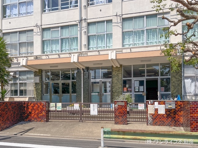 足立区立伊興中学校