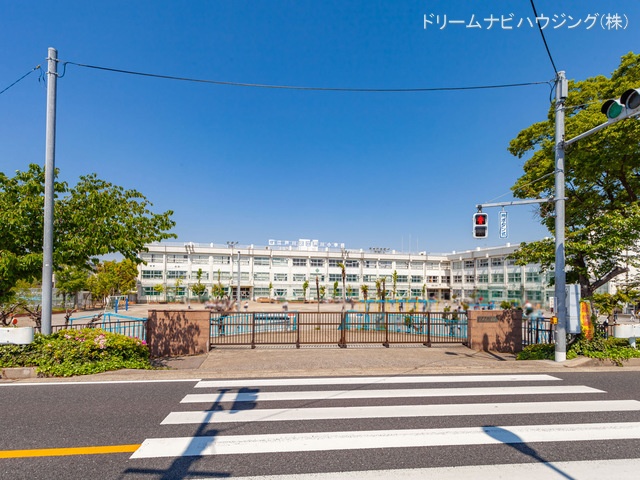 江戸川区立江戸川小学校 距離150m
