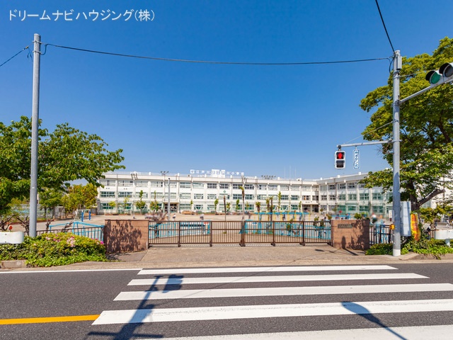 江戸川区立江戸川小学校 距離150m