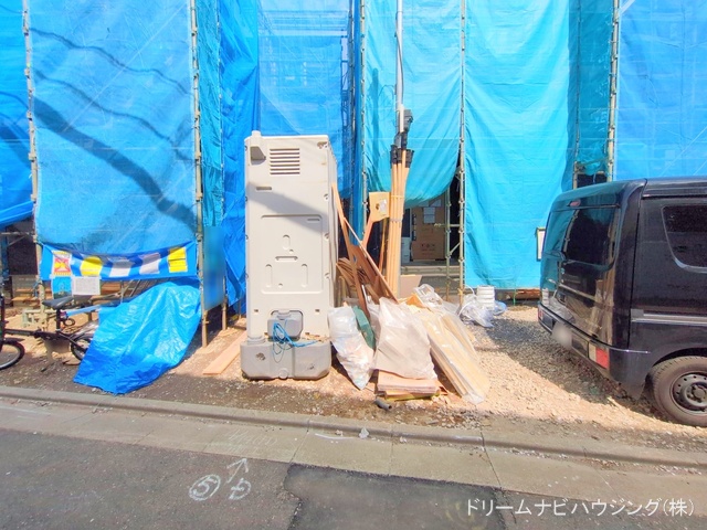 東京都江戸川区興宮町の新築戸建てシート写真 2025年4月7日撮影