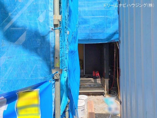 東京都江戸川区興宮町の新築戸建てシート写真 2025年4月7日撮影