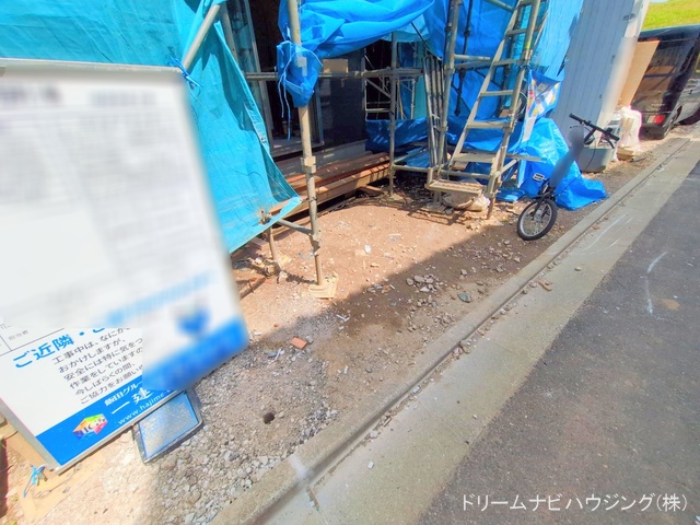 東京都江戸川区興宮町の新築戸建てシート写真 2025年4月7日撮影
