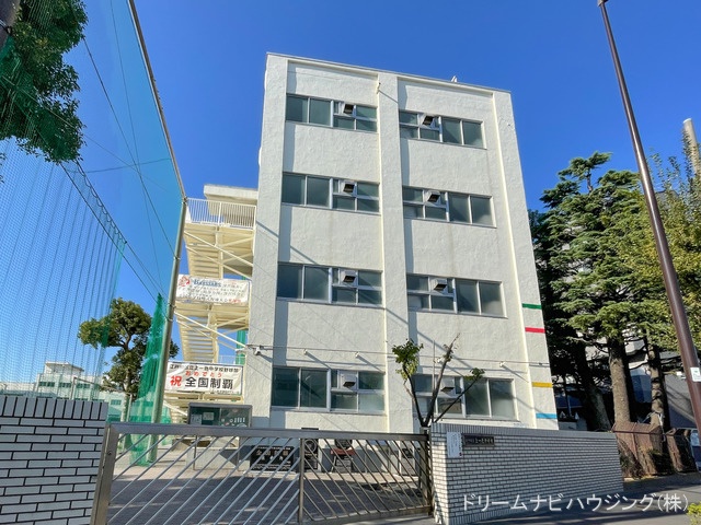 江戸川区立上一色中学校 距離750m