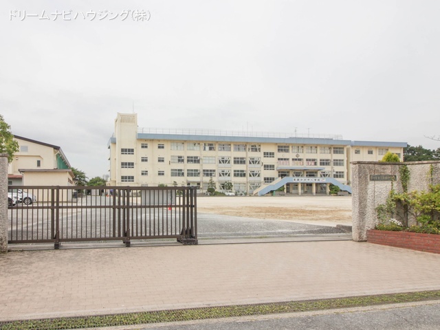 市川市立下貝塚中学校 距離1400m