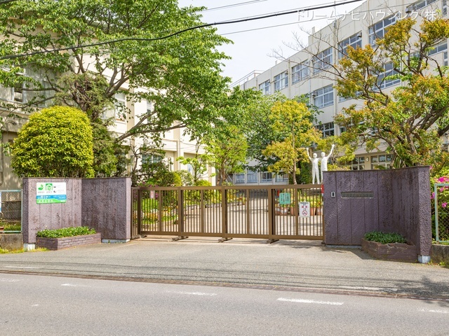 市川市立新浜小学校 距離350m