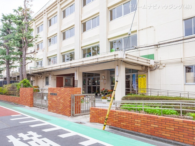 江戸川区立小岩第一中学校 距離600m