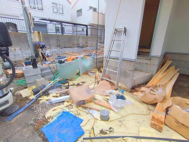 千葉県市川市新井1丁目の新築戸建て外構写真 2025年9月11日撮影