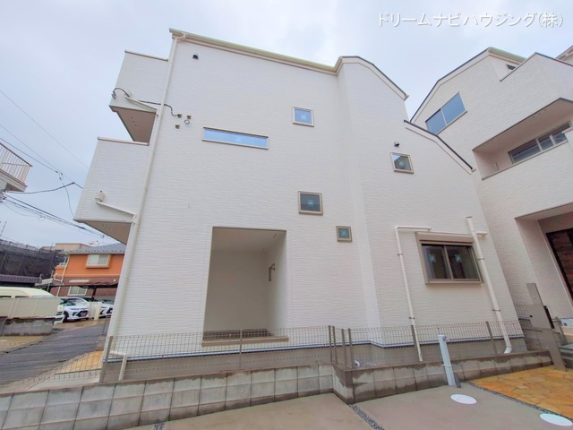 千葉県市川市新井1丁目の新築戸建て完成写真 2025年9月30日撮影