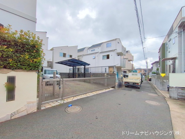 千葉県市川市新井1丁目の新築戸建て外構写真 2025年9月11日撮影
