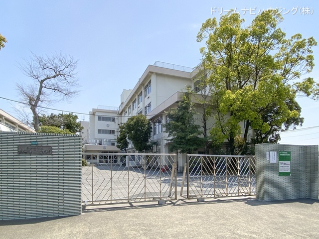 江戸川区立篠崎第二中学校 距離540m