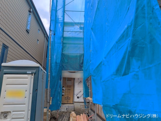 千葉県市川市下新宿の新築戸建てシート写真 2026年7月6日撮影
