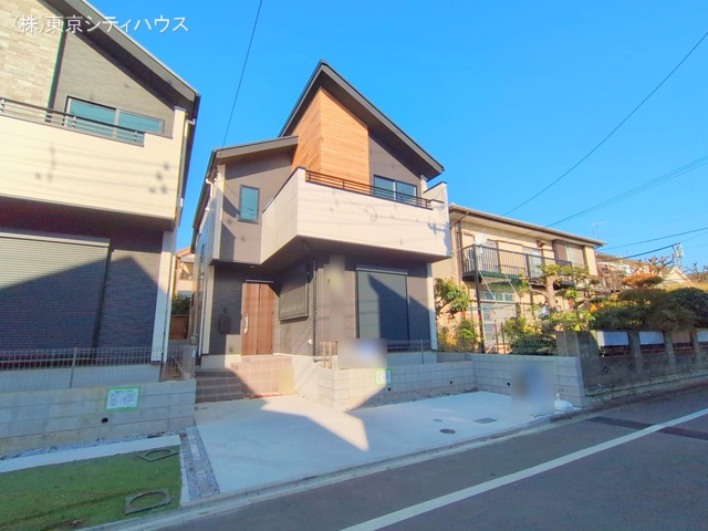 東京都狛江市西野川１丁目の新築戸建て完成写真 2025年12月7日撮影