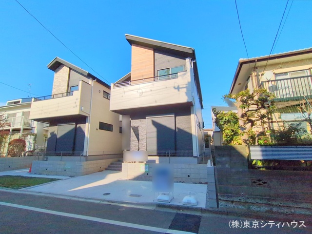 東京都狛江市西野川１丁目の新築戸建て完成写真 2025年12月7日撮影