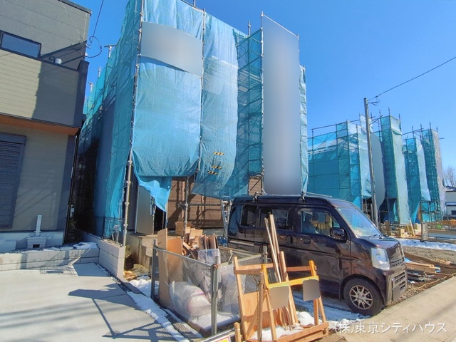 東京都三鷹市北野２丁目の新築戸建てシート写真 2026年2月8日撮影