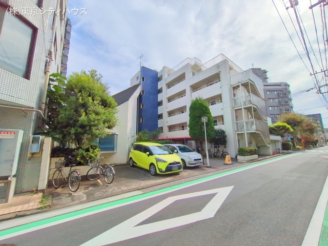 東京都狛江市和泉本町１丁目のマンション『クィーポ狛江』外観写真 2025年10月28日撮影