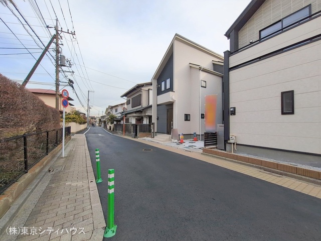 東京都三鷹市大沢５丁目の新築戸建て完成写真 2026年2月19日撮影