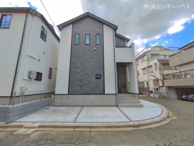 東京都三鷹市新川５丁目の新築戸建て完成写真 2026年3月26日撮影