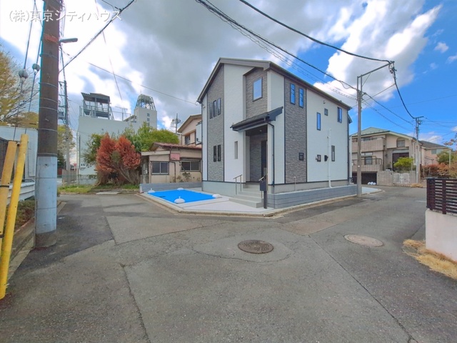 東京都三鷹市新川5丁目の新築戸建て完成写真 2026年3月26日撮影