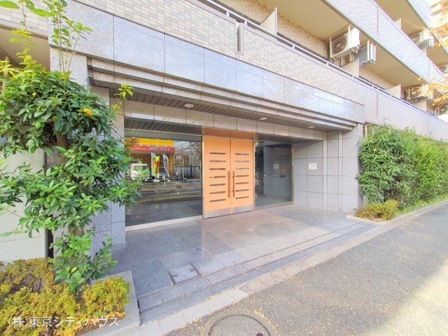 東京都三鷹市下連雀９丁目のマンション『サンティール三鷹サウスウイング』外観写真 2025年12月9日撮影