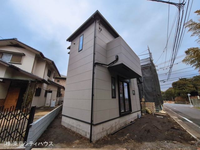 東京都調布市深大寺南町５丁目の新築戸建て外構写真 2026年3月1日撮影