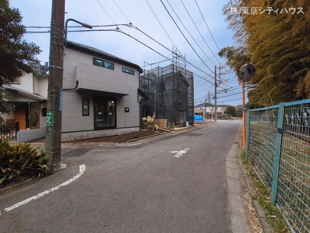 東京都調布市深大寺南町５丁目の新築戸建て外構写真 2026年3月1日撮影