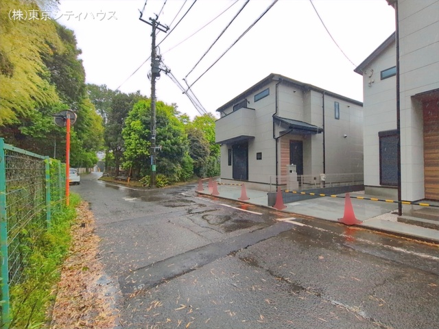東京都調布市深大寺南町５丁目の新築戸建て完成写真 2026年4月26日撮影