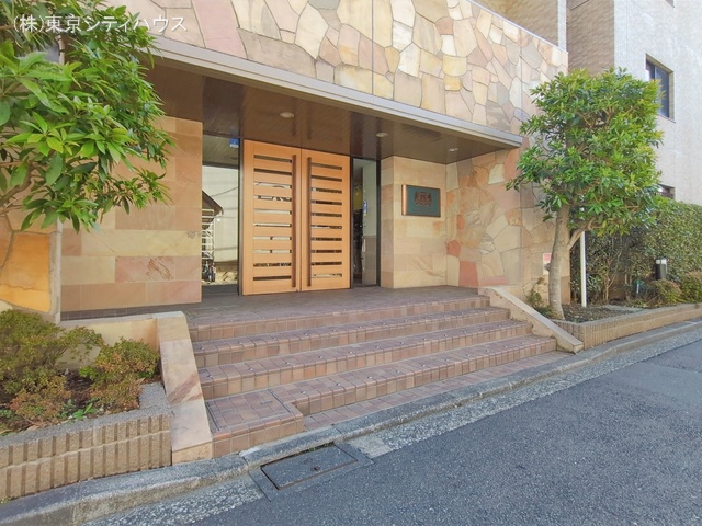 東京都狛江市中和泉5丁目のマンション『ライオンズマンション国領』外観写真 2026年2月9日撮影