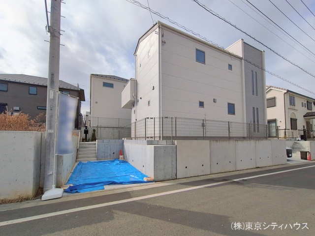 東京都稲城市東長沼の新築戸建て完成写真 2026年2月23日撮影