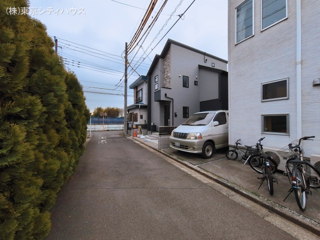 東京都三鷹市新川２丁目の新築戸建て完成写真 2026年3月1日撮影