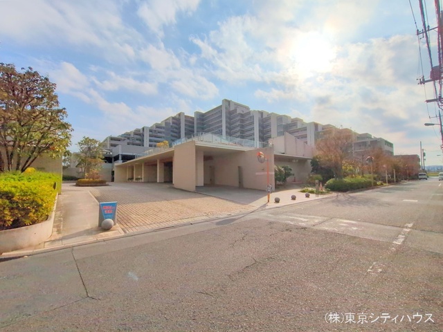 東京都調布市上石原３丁目のマンション『コスモ・ザ・パークス調布多摩川』外観写真 2025年12月1日撮影