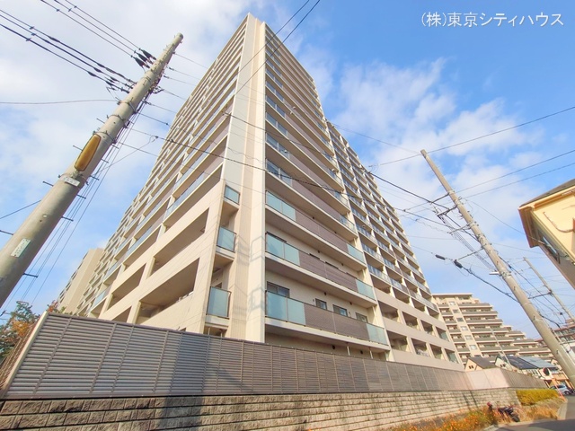 東京都調布市上石原３丁目のマンション『コスモ・ザ・パークス調布多摩川』外観写真 2025年12月1日撮影